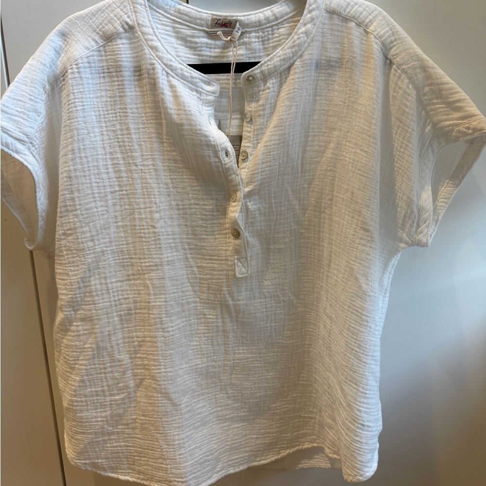 Brand New Faherty Button-Up Short Sleeve Top